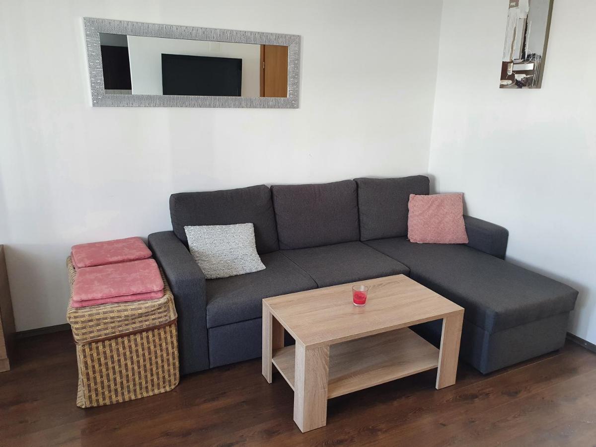 Apartmani Deak Vir Luaran gambar