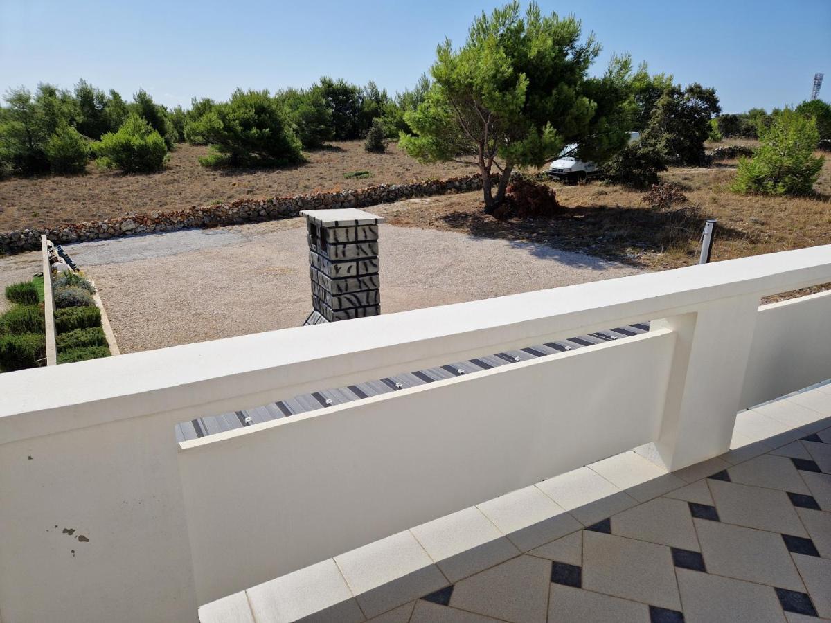 Apartmani Deak Vir Luaran gambar