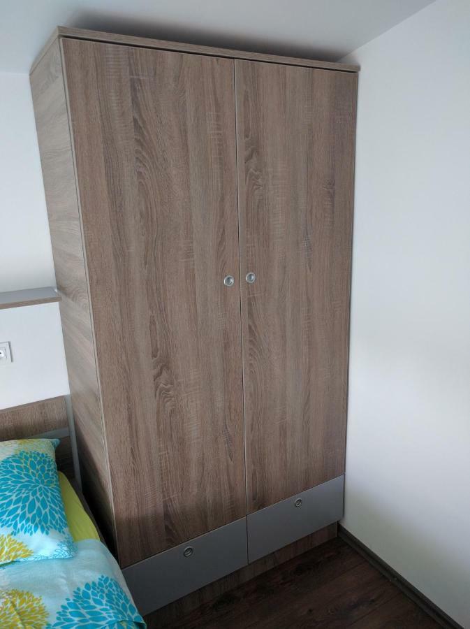 Apartmani Deak Vir Luaran gambar