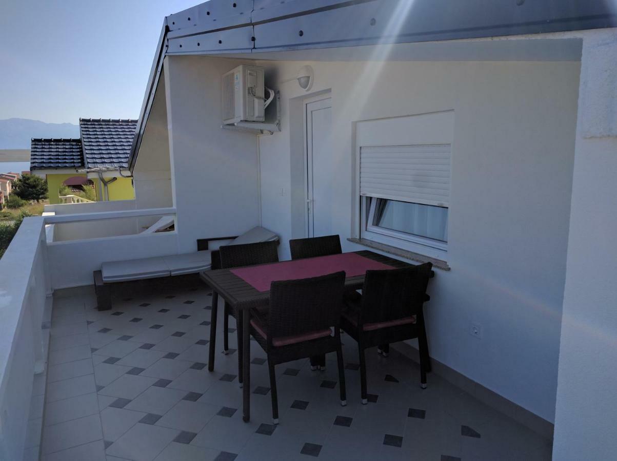 Apartmani Deak Vir Luaran gambar