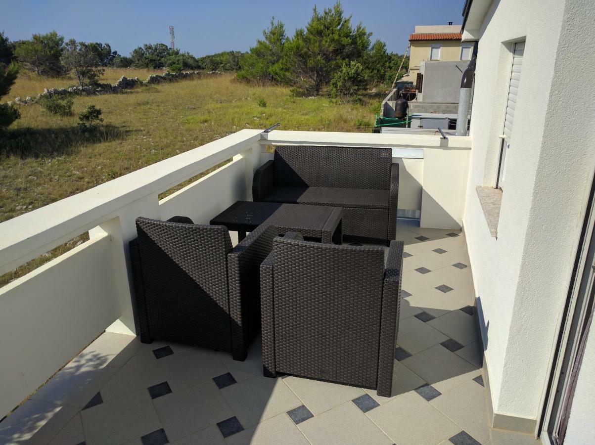Apartmani Deak Vir Luaran gambar